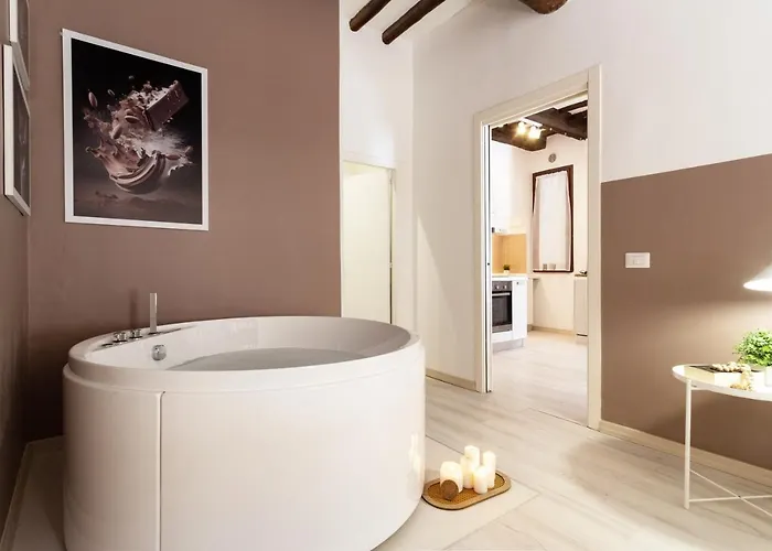 Flat With Whirlpool Bath In The Historic Centre